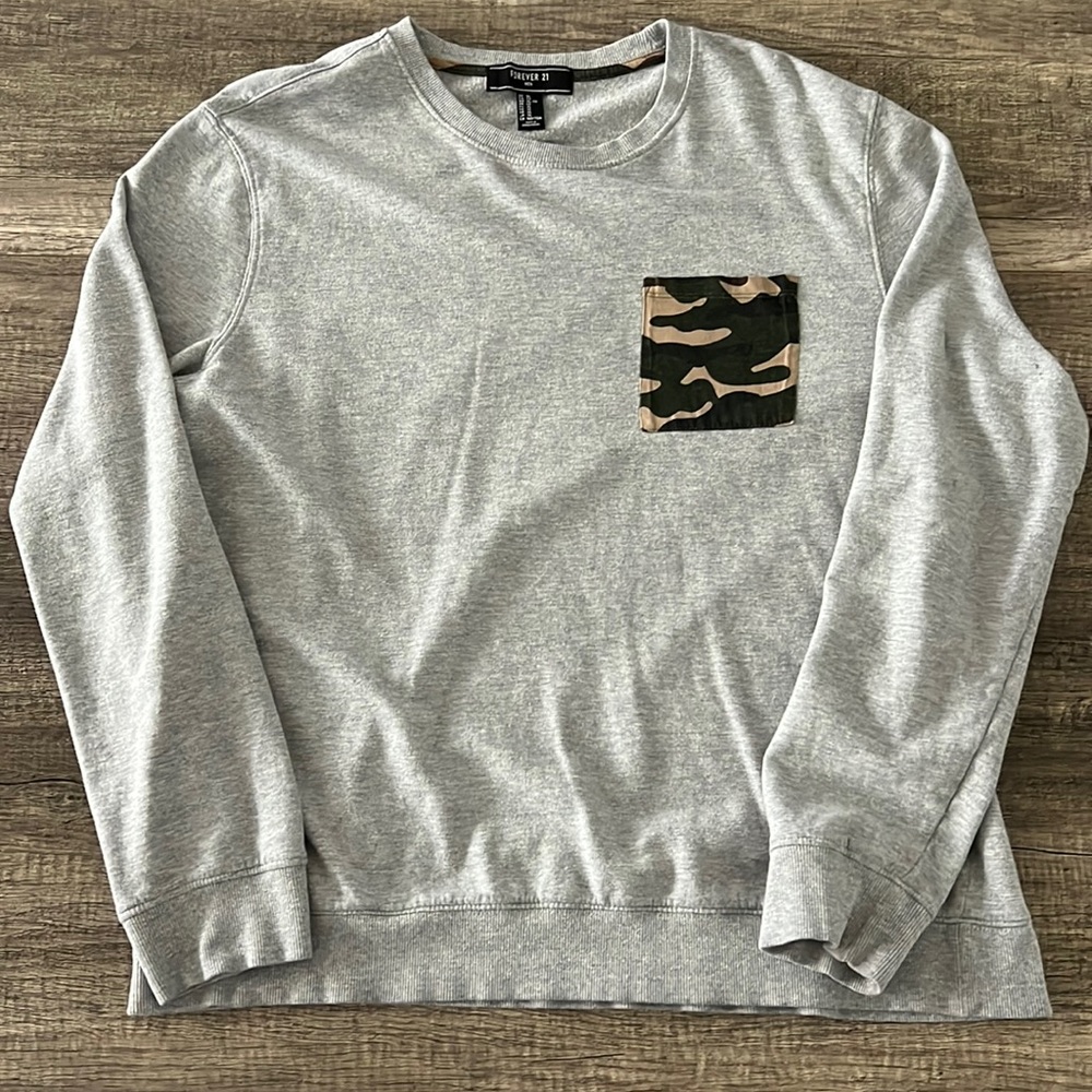 Forever 21 Mens Crew Neck Sweatshirt with Camo Pocket
